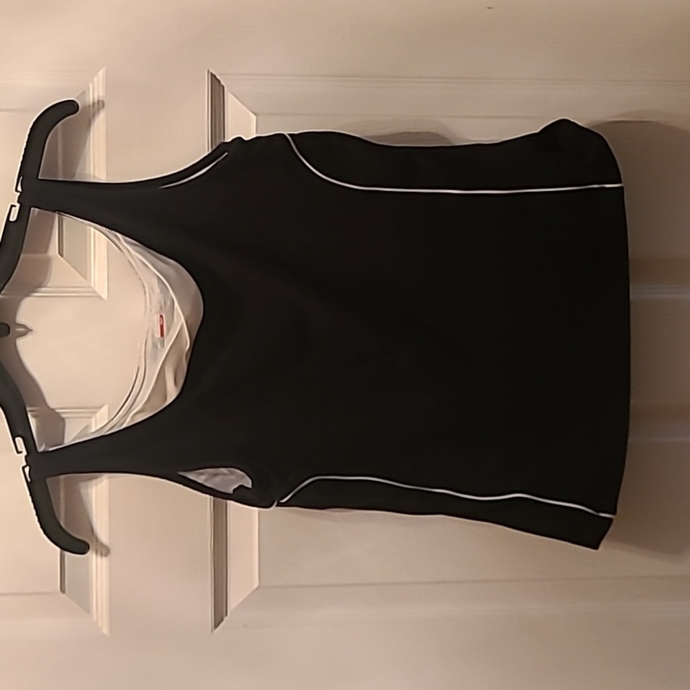 Dankskin Exercise Tank, size L (12-14) Black and White